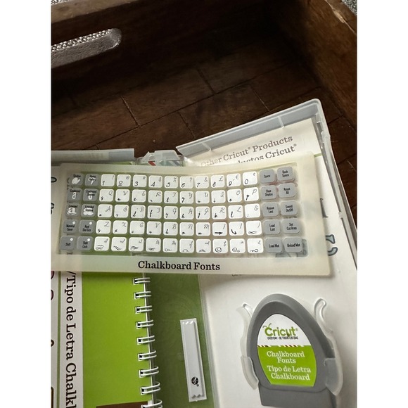 Cricut Chalkboard Fonts Cartridge Set with Keypad Overlay and Handbook - Picture 3 of 3